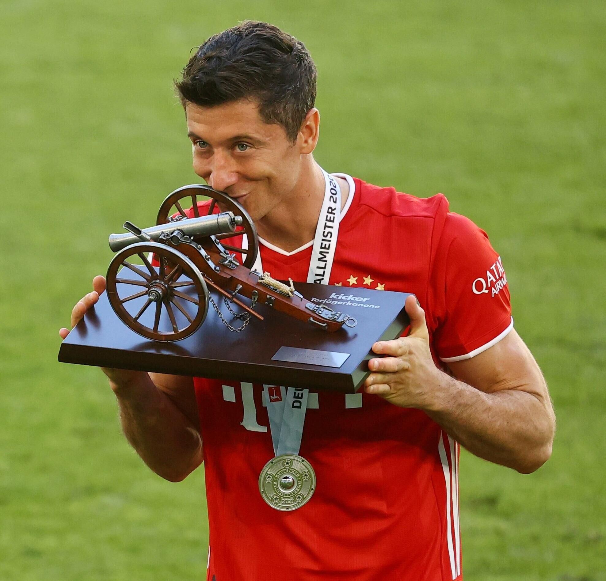 体育平台APP-包含尤文绝杀那不勒斯，莱万乌龙送礼法甲的词条